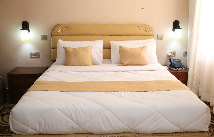 deluxe-room
